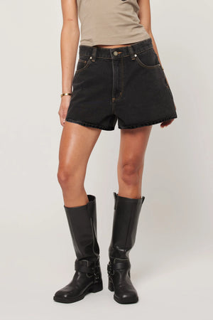 Abrand 95 Baggy Short Cara