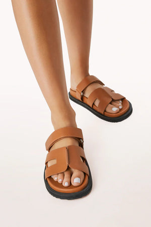 Billini Theon Slide Tan