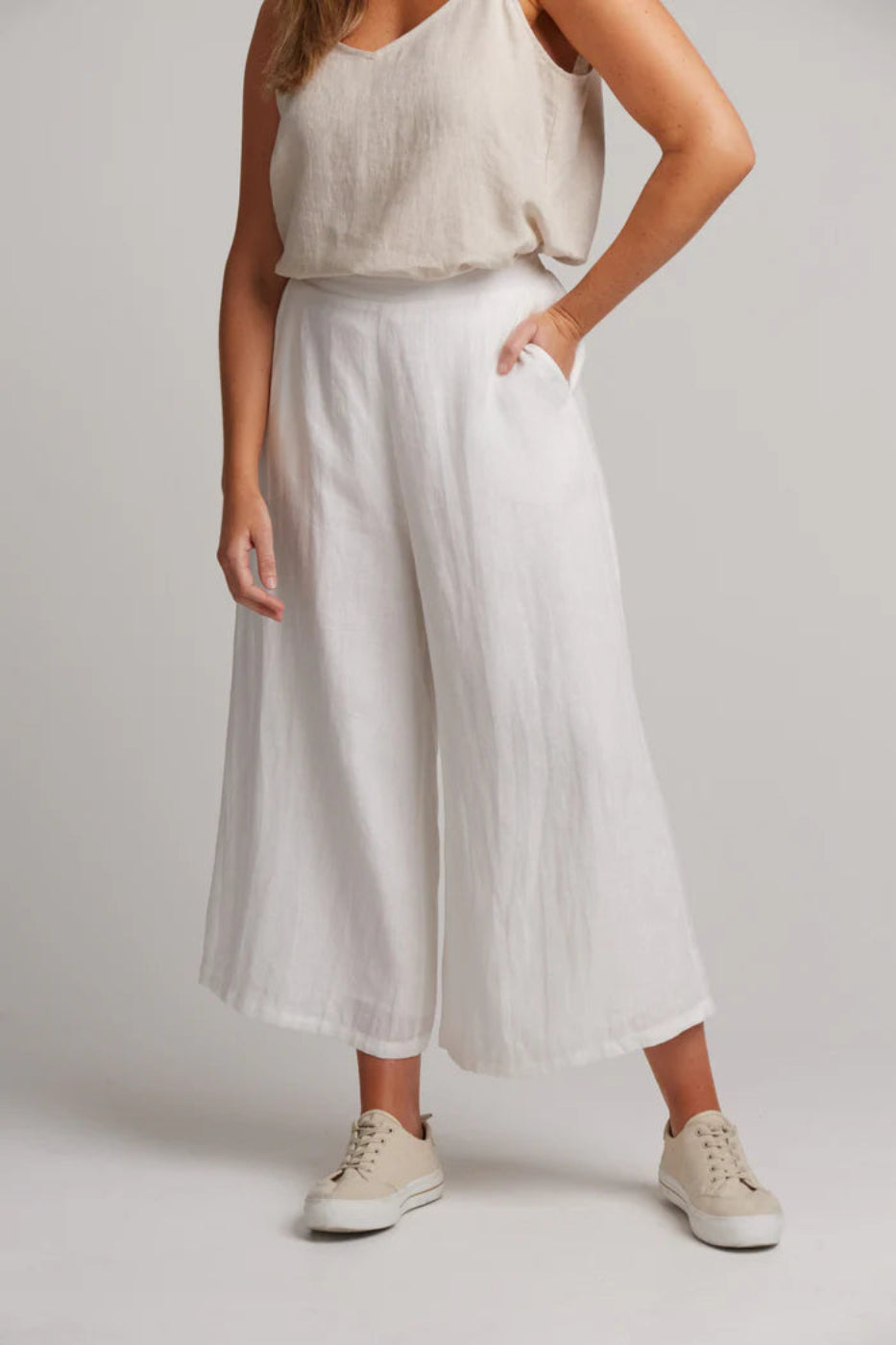 Eb & Ive Studio Crop Linen  Pant Salt