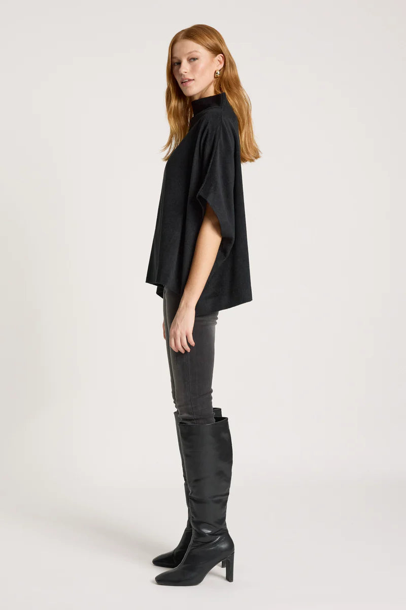 Eb & Ive Azul Poncho Black