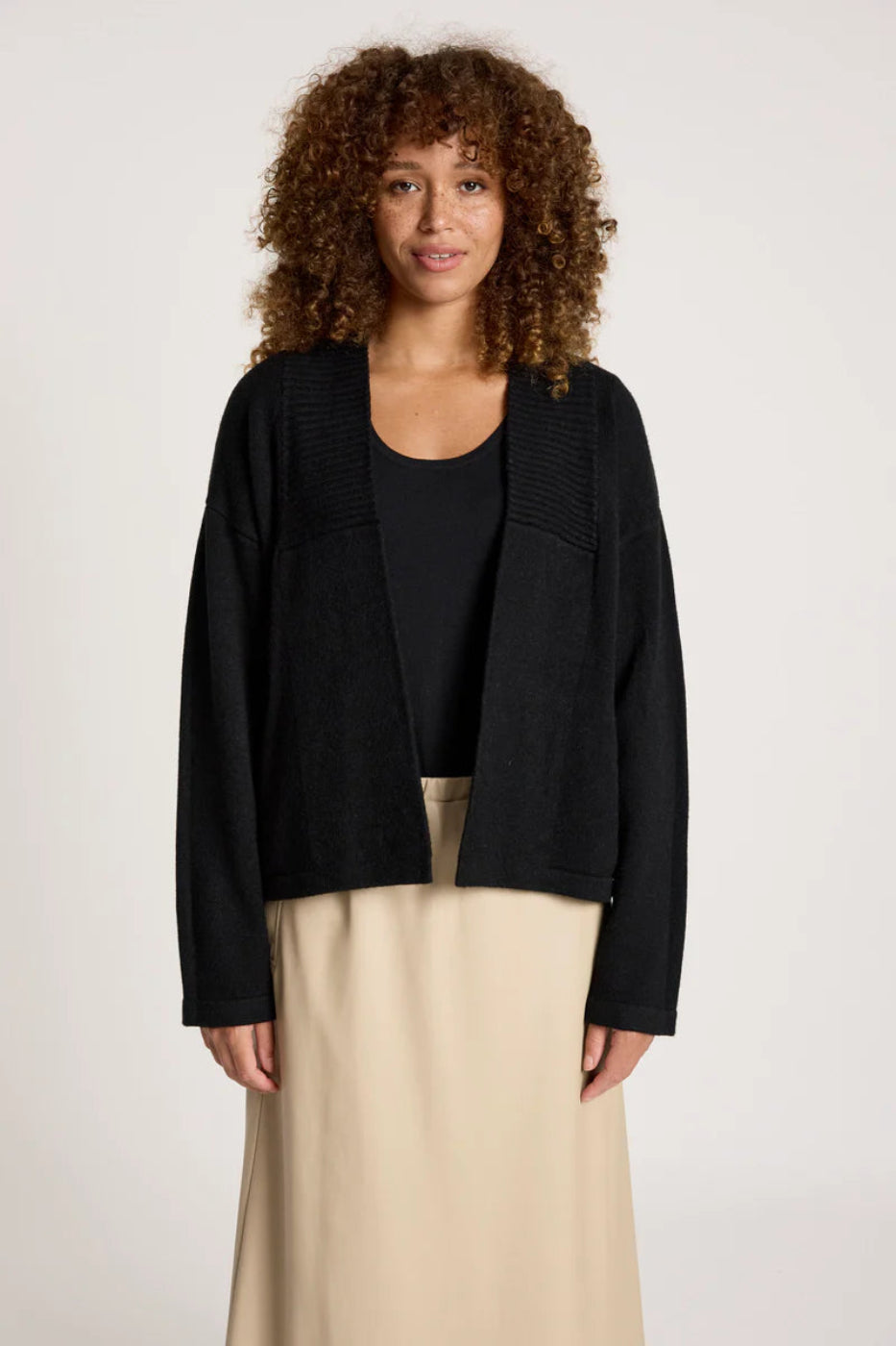 Eb & Ive Samira Crop Cardigan Black