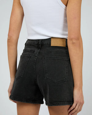 Silent Theory Kyia Short Comfort Washed Black