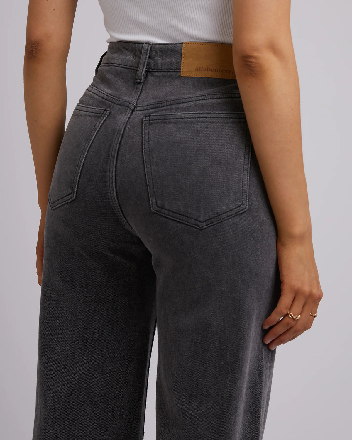 All About Eve Skye Comfort Jean Washed Black