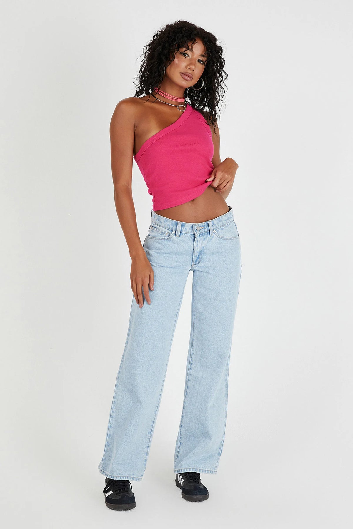 Abrand 99 Low & Wide Walkaway