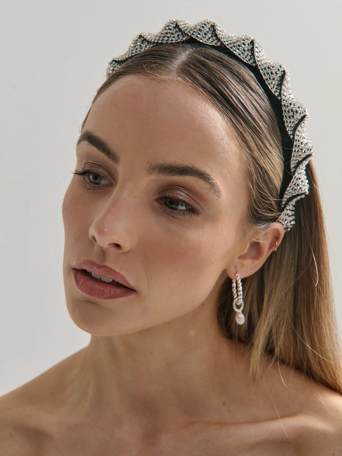 Angels Whisper Twist Rhinestone Statement Headband Black