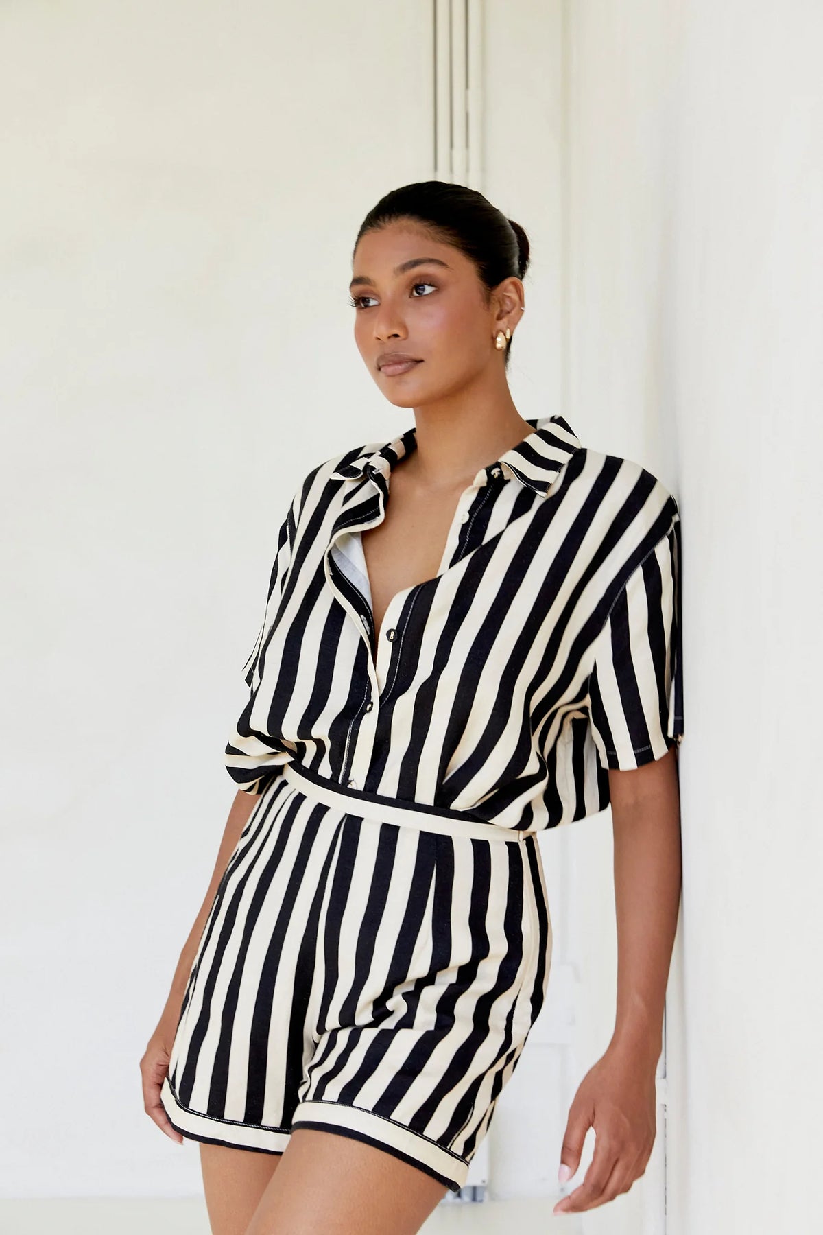 Bisk The Label Piper Stripe Linen Shorts Beige/Black