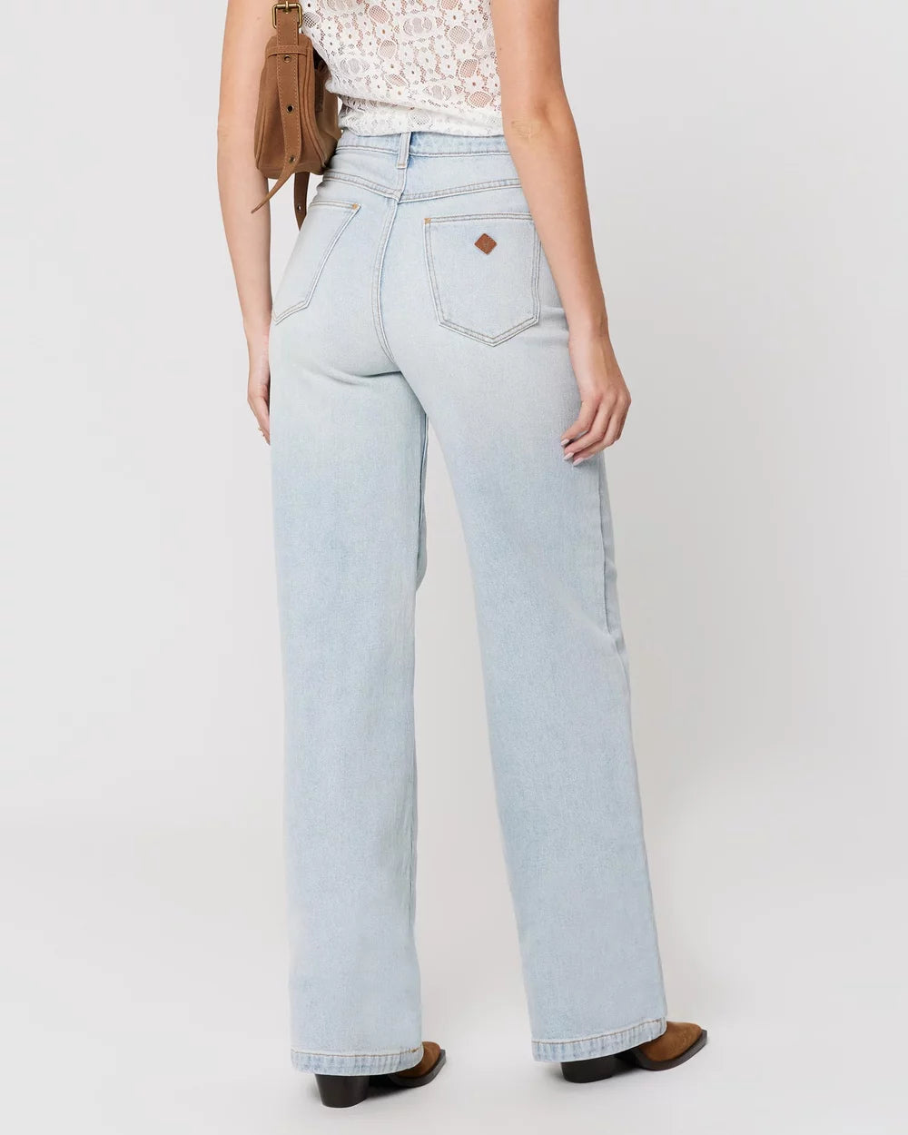 Abrand 94 Wide Janet