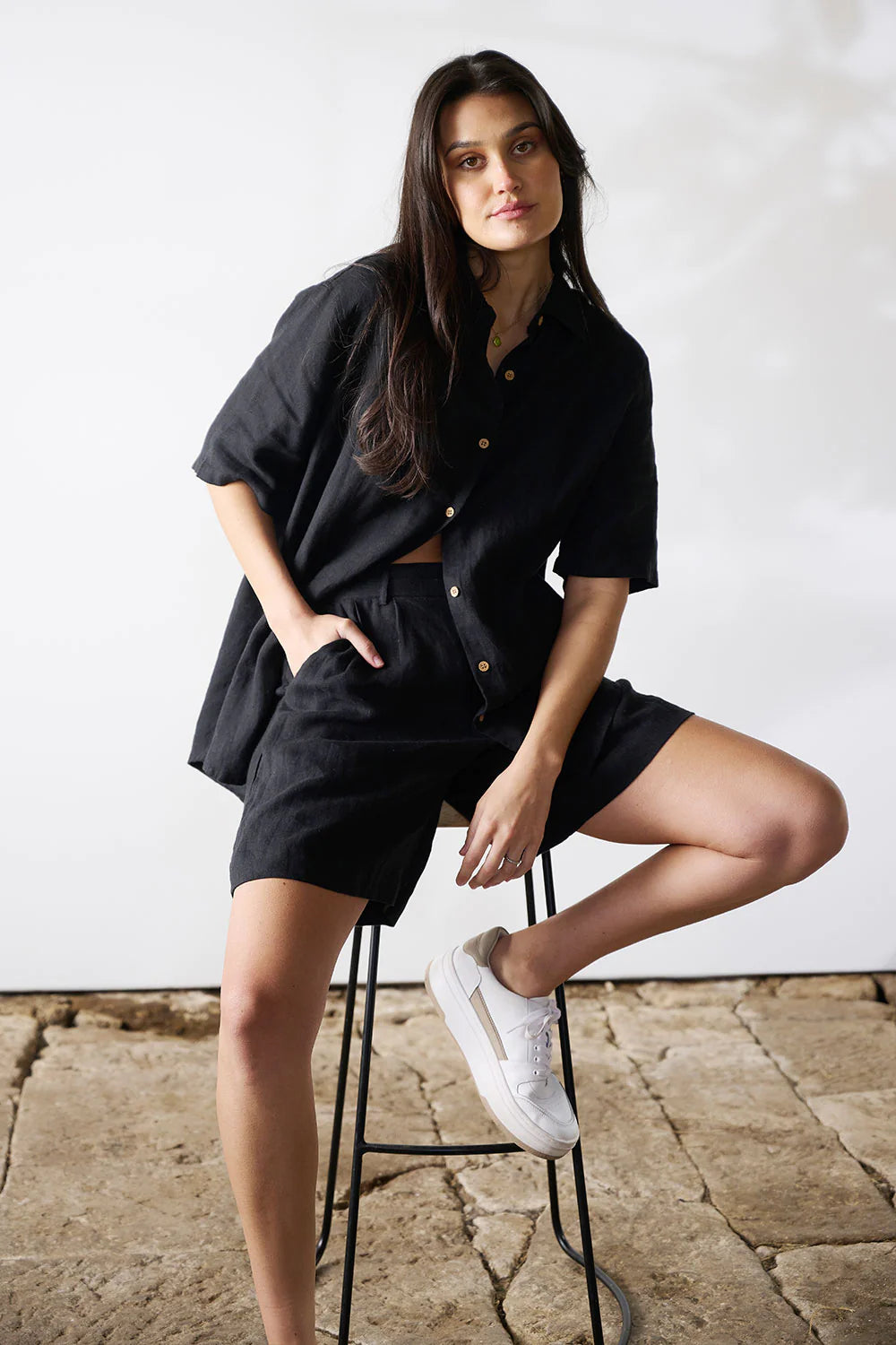 Eadie Capri Linen Shirt Black